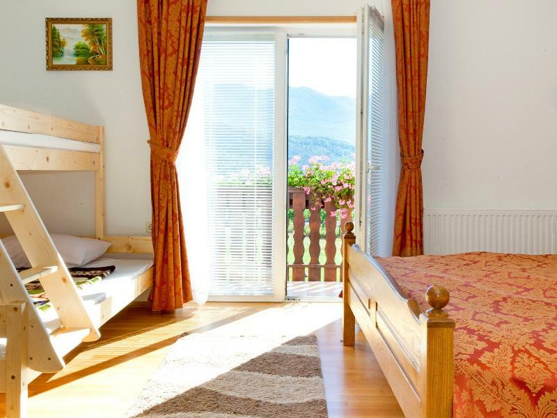 Apartment Pansion Perisic Korenica